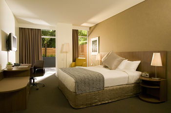 Hotel Urban St Leonards - Airlie Beach Holiday 5