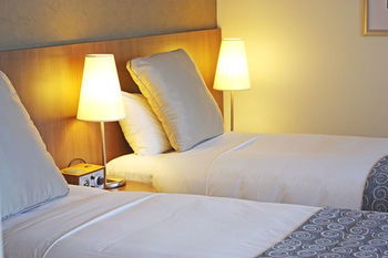 Hotel Urban St Leonards - Airlie Beach Holiday 7