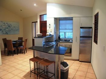 L'Auberge Noosa - Airlie Beach Holiday 11