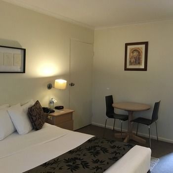 Eltham Gateway Hotel - Airlie Beach Holiday 11