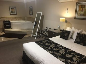 Eltham Gateway Hotel - Airlie Beach Holiday 52