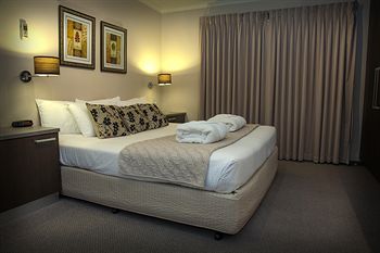 Eltham Gateway Hotel - Airlie Beach Holiday 0
