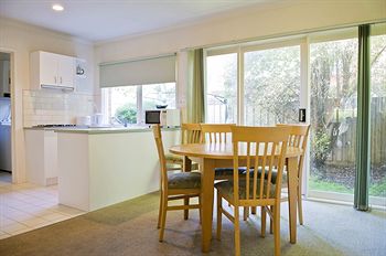 Lamplighter Motel - Airlie Beach Holiday 1