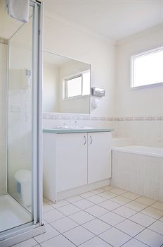 Lamplighter Motel - Airlie Beach Holiday 16
