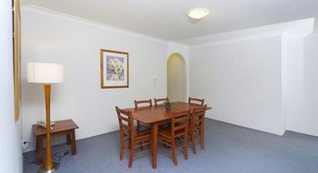 Waldorf Eastwood Residential Apartments - Airlie Beach Holiday 11