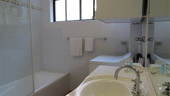 Waldorf Hornsby Residential Apartments - Airlie Beach Holiday 0