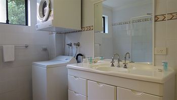 Waldorf Hornsby Residential Apartments - Airlie Beach Holiday 1