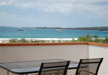 Worrowing At Jervis Bay - Airlie Beach Holiday 6