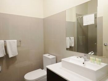 Naughtons Parkville Hotel - Airlie Beach Holiday 7