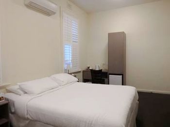 Naughtons Parkville Hotel - Airlie Beach Holiday 23