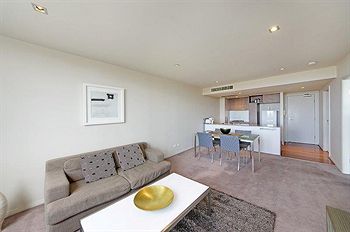 Wyndel Apartments - Harbour Watch - Airlie Beach Holiday 11