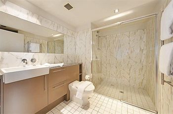 Wyndel Apartments - Harbour Watch - Airlie Beach Holiday 12