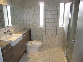 Wyndel Apartments - Harbour Watch - Airlie Beach Holiday 8