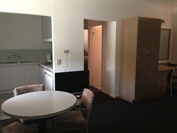 Nunawading Motor Inn - Airlie Beach Holiday 16