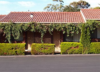 Nunawading Motor Inn - Airlie Beach Holiday 24