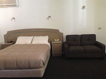 Nunawading Motor Inn - Airlie Beach Holiday 28