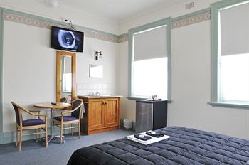 Hotel Gosford - Airlie Beach Holiday 1
