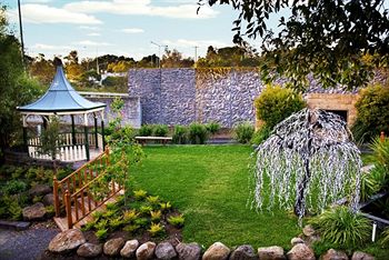 Elizabethan Lodge - Airlie Beach Holiday 6