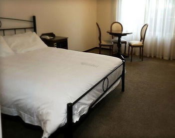 Elizabethan Lodge - Airlie Beach Holiday 16