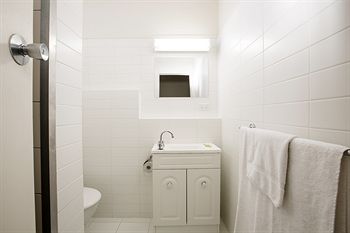 Meadow Inn Hotel-Motel - Airlie Beach Holiday 0
