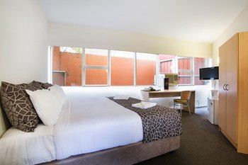 Meadow Inn Hotel-Motel - Airlie Beach Holiday 10