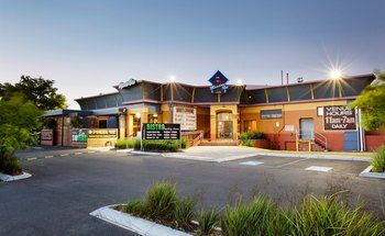 Meadow Inn Hotel-Motel - Airlie Beach Holiday 12