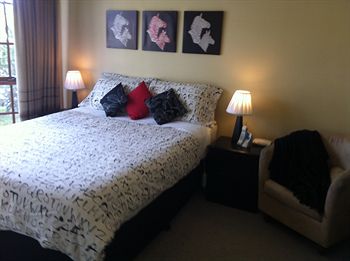 Australian Home Away @ Doncaster Elgar - Airlie Beach Holiday 4