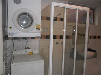Australian Home Away @ Box Hill 21 - Airlie Beach Holiday 10
