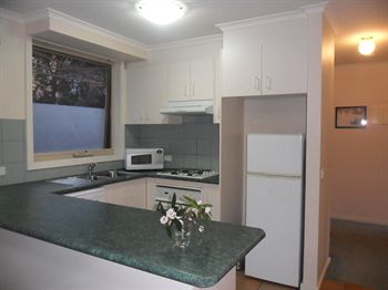 Australian Home Away @ Box Hill 21 - Airlie Beach Holiday 12