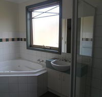 Australian Home Away  Box Hill 32 - Airlie Beach Holiday