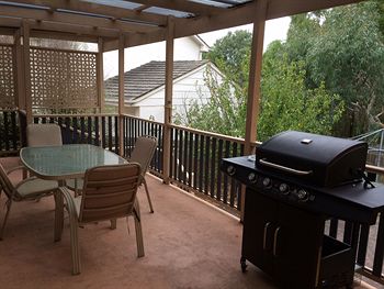 Australian Home Away @ Doncaster Grange Park - Airlie Beach Holiday 1