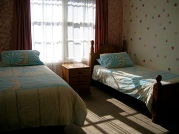 Australian Home Away @ Doncaster Grange Park - Airlie Beach Holiday 2