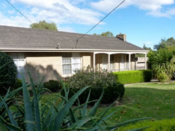 Australian Home Away @ Doncaster Grange Park - Airlie Beach Holiday 8