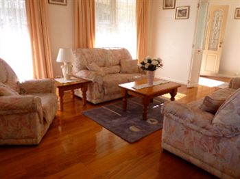 Australian Home Away @ Doncaster Grange Park - Airlie Beach Holiday 16