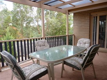 Australian Home Away @ Doncaster Grange Park - Airlie Beach Holiday 19