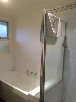 Australian Home Away Doncaster Elgar 2 - Airlie Beach Holiday 0
