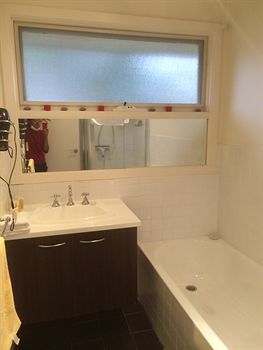 Australian Home Away Doncaster Elgar 2 - Airlie Beach Holiday 1