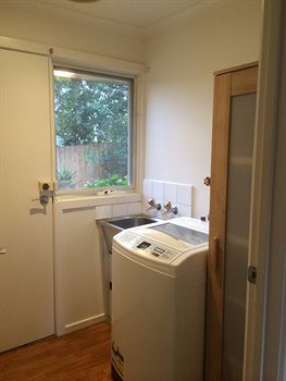 Australian Home Away Doncaster Elgar 2 - Airlie Beach Holiday 5