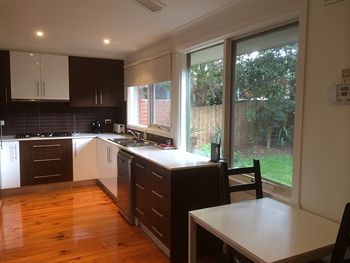 Australian Home Away Doncaster Elgar 2 - Airlie Beach Holiday 13