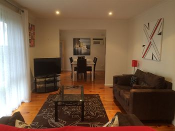 Australian Home Away Doncaster Elgar 2 - Airlie Beach Holiday 14