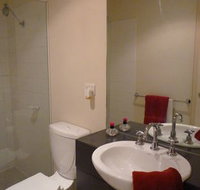 Australian Home Away  Market Square Melbourne - Airlie Beach Holiday