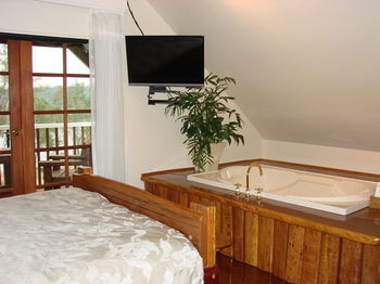 Clarence River Bed & Breakfast - Airlie Beach Holiday 5