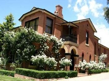 Bishop's Court Estate, Boutique Hotel - Airlie Beach Holiday 1