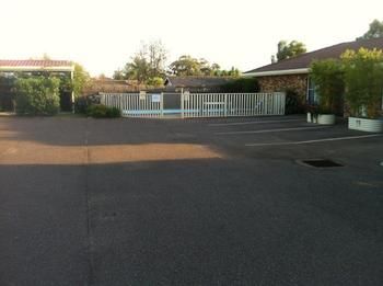 Golden Grain Motor Inn - Airlie Beach Holiday 0