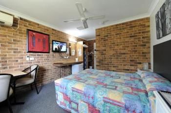 Golden Grain Motor Inn - Airlie Beach Holiday 1
