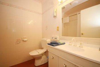 Golden Grain Motor Inn - Airlie Beach Holiday 14
