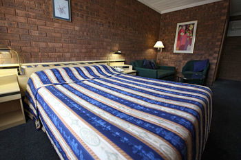 Countryman Motor Inn - Airlie Beach Holiday 17
