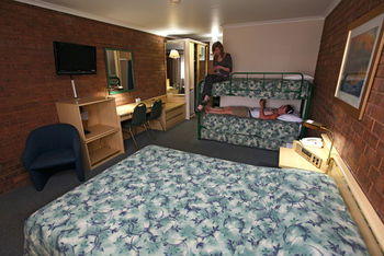 Countryman Motor Inn - Airlie Beach Holiday 21