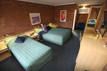 Countryman Motor Inn - Airlie Beach Holiday 23