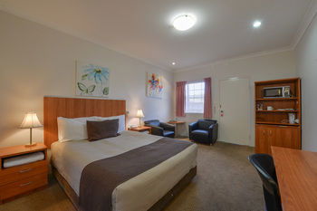 Cadman Motor Inn & Apartments - Airlie Beach Holiday 15